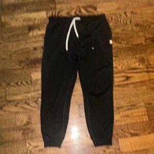 Vuori performance joggers—black